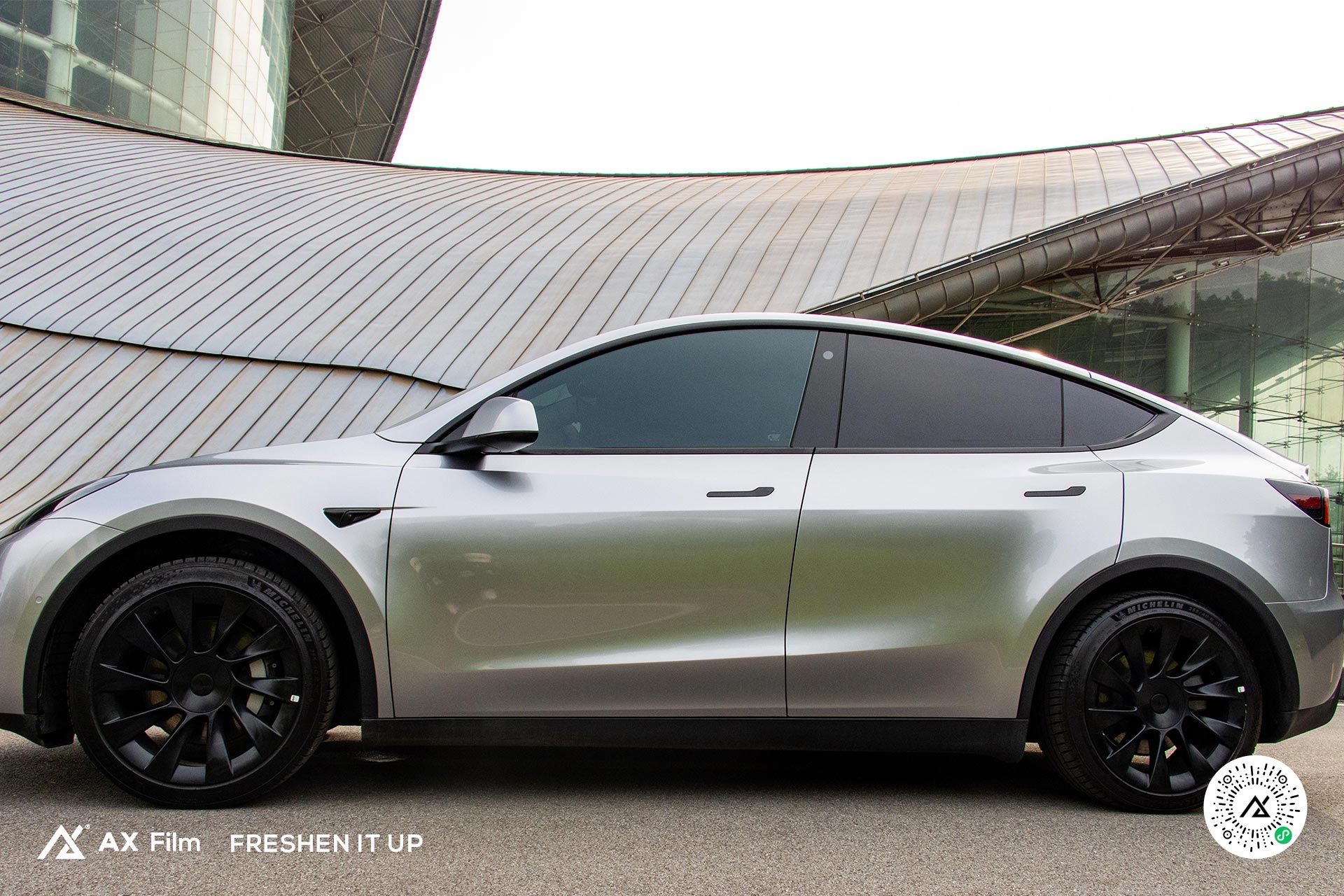 特斯拉model Y - GT银