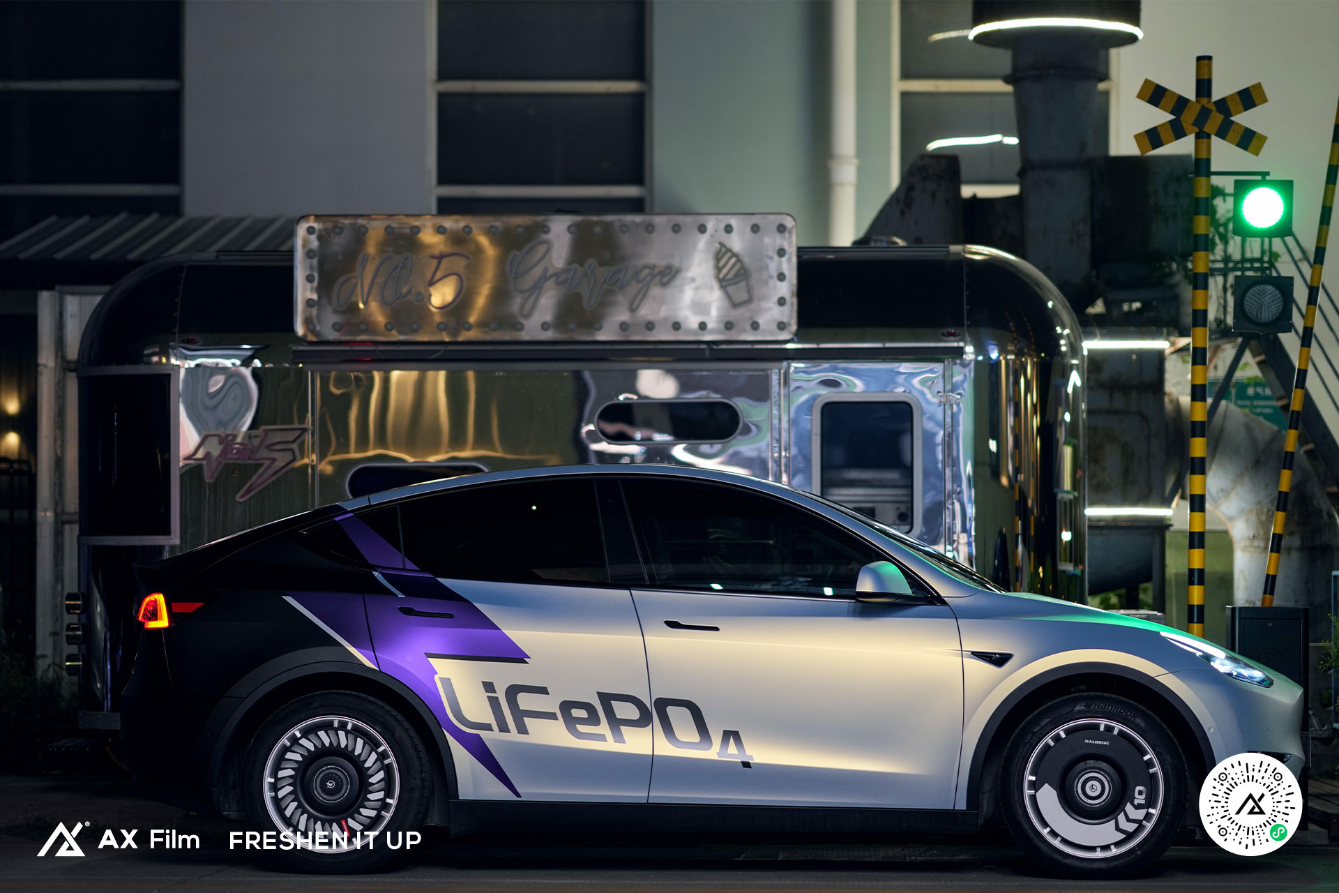 特斯拉model 3 - 缎面蓝魅金拉花