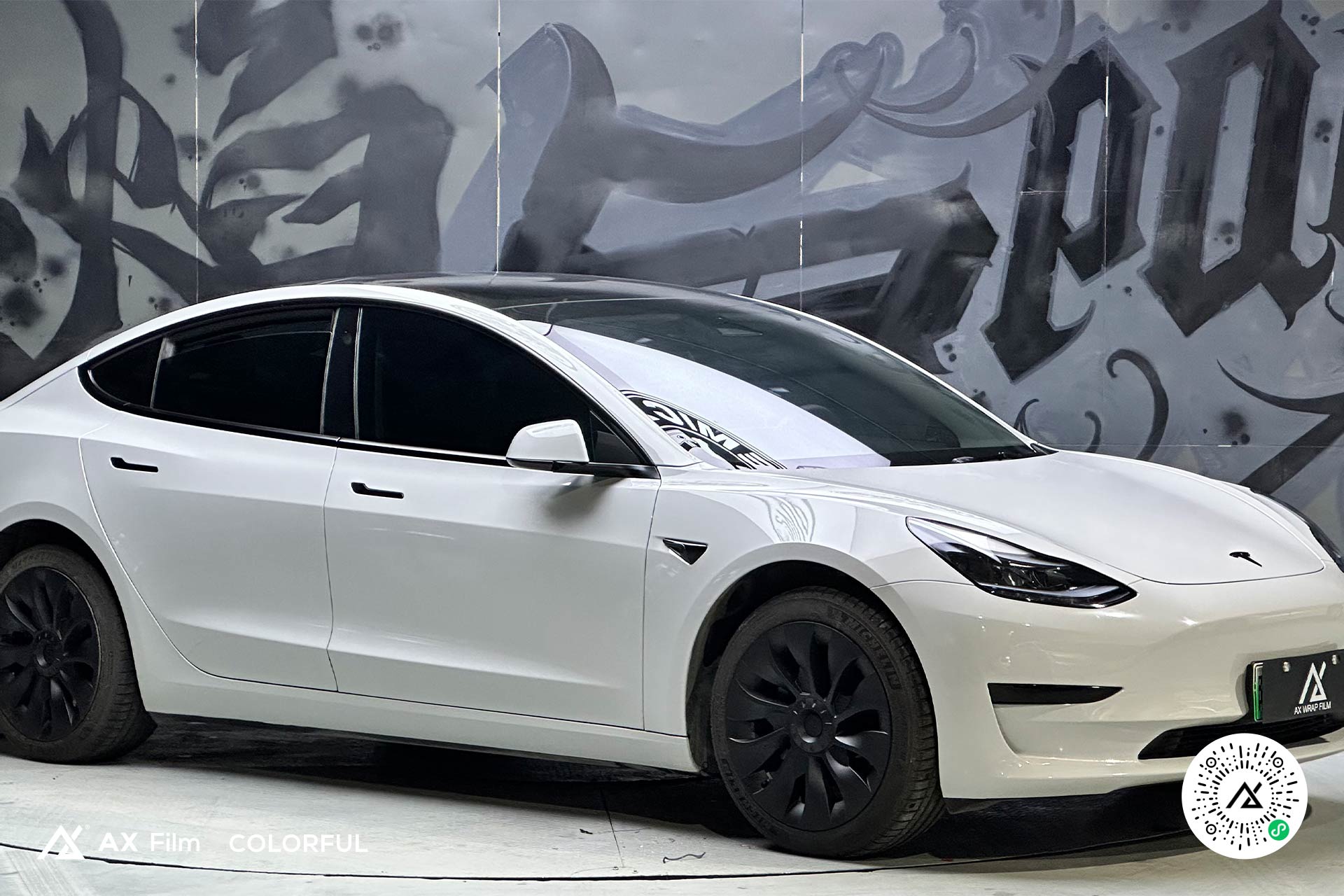 特斯拉Model 3 - 亚灰