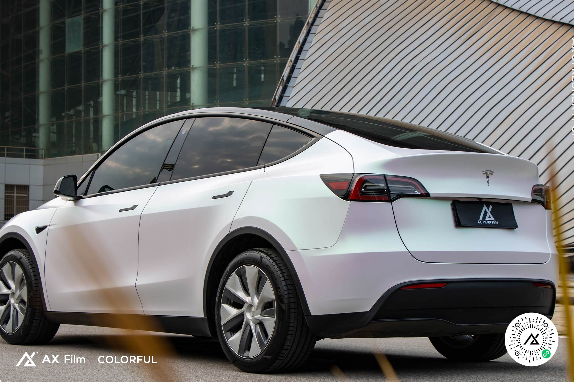 特斯拉model y - 曙光白