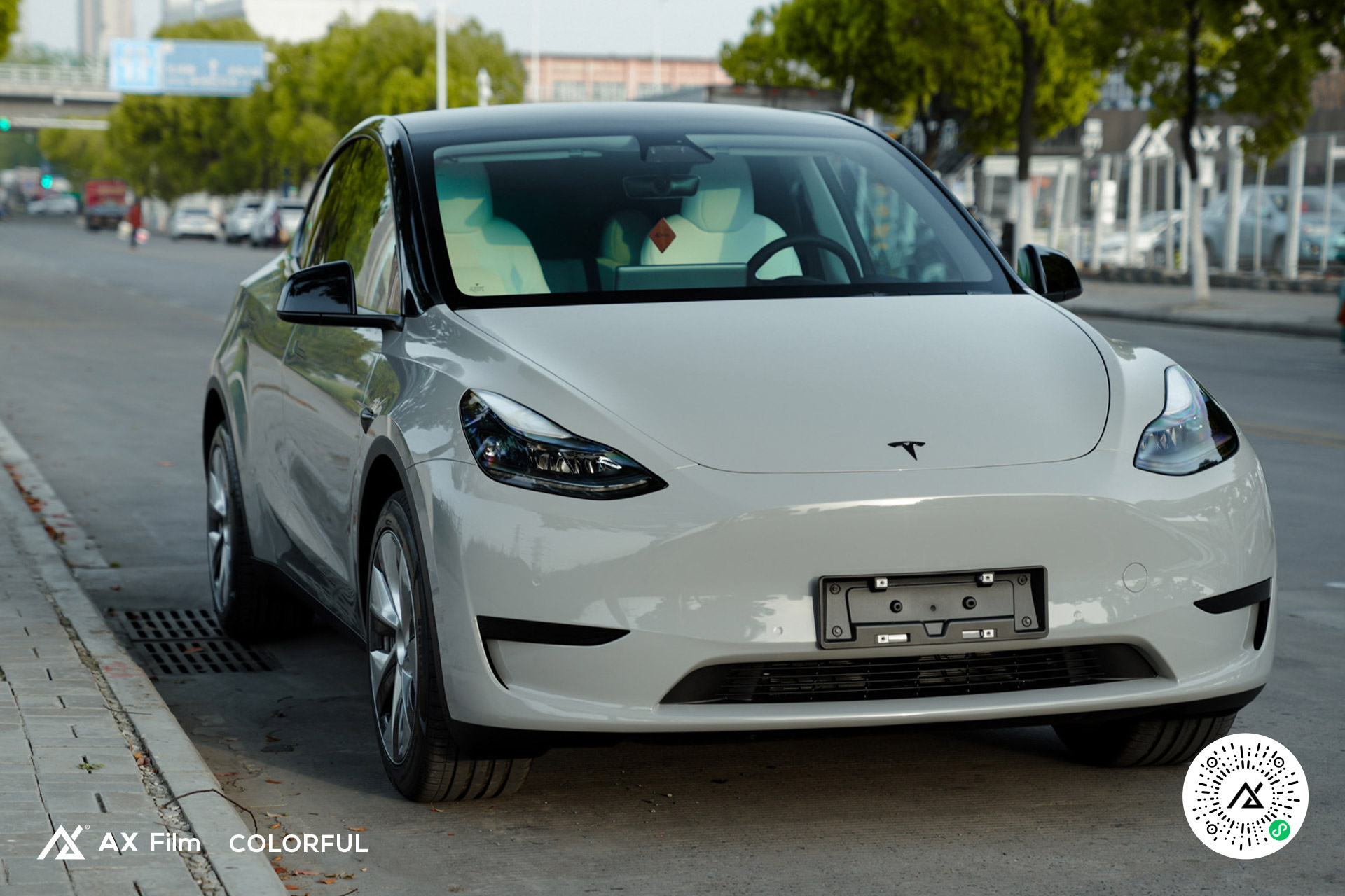 特斯拉Model 3 - 亚灰