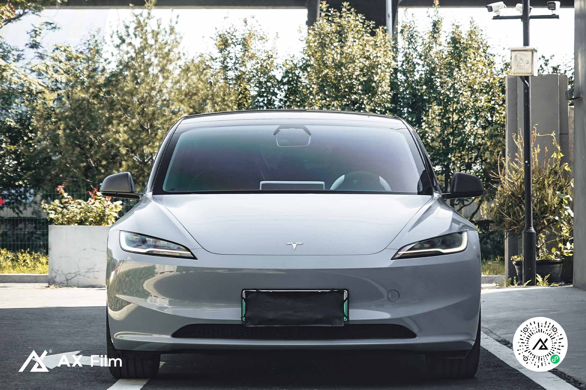 特斯拉Model 3 - 亚灰